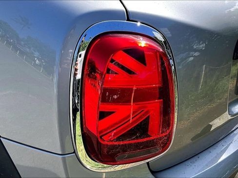 Used 2024 MINI Cooper 4-Door Hardtop image 32