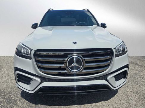 Used 2024 Mercedes-Benz GLS 450 4MATIC image 8