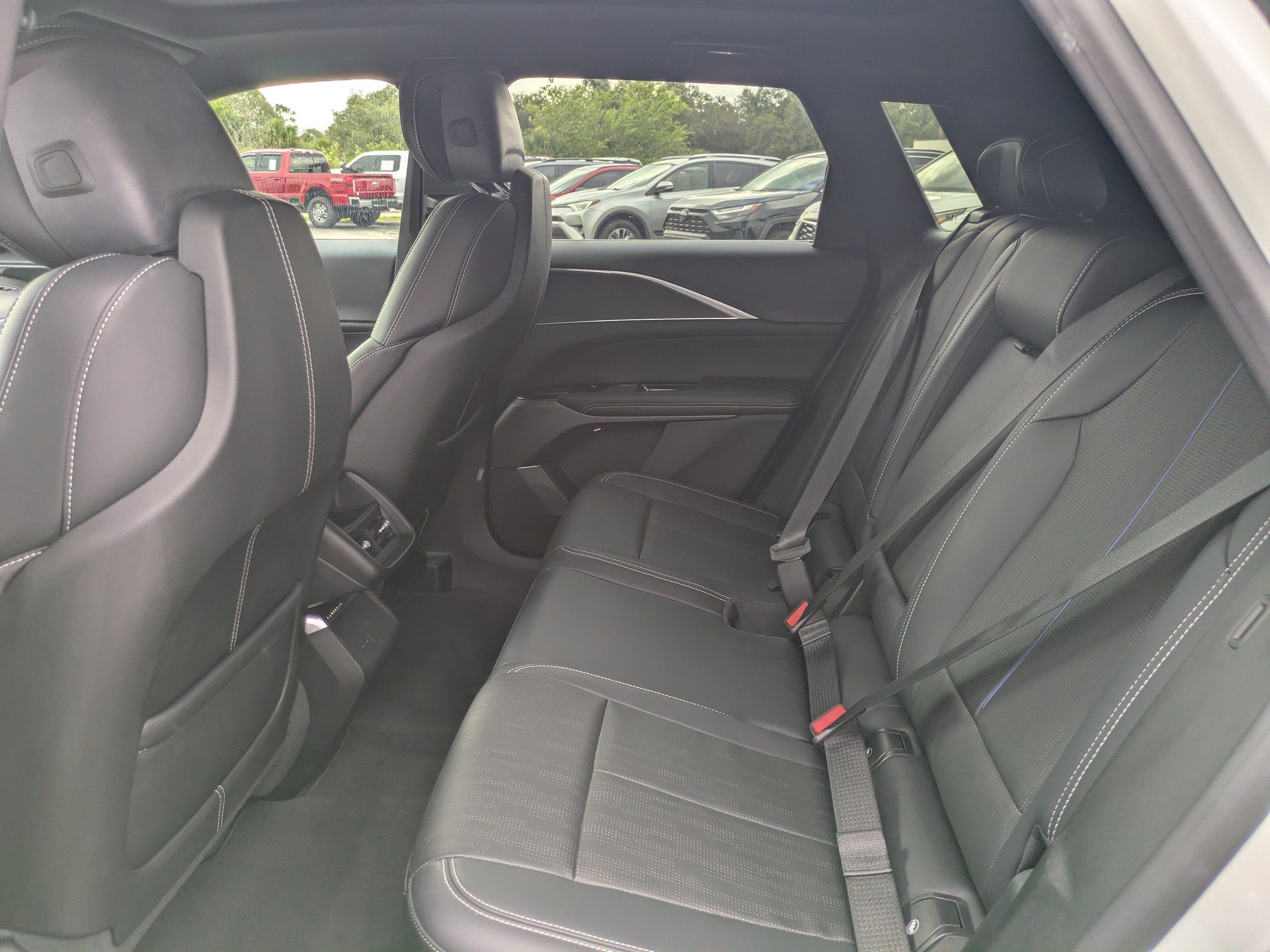 Used 2024 Cadillac Lyriq Luxury RWD image 13