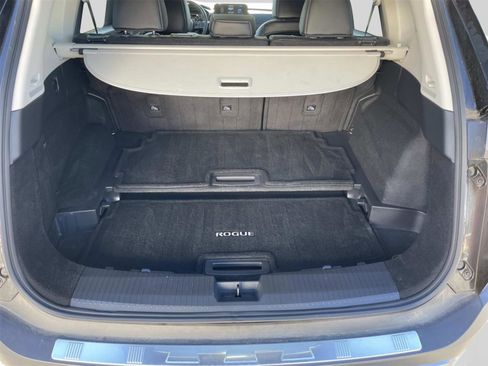 Used 2023 Nissan Rogue SL w/ SL Premium Package image 25
