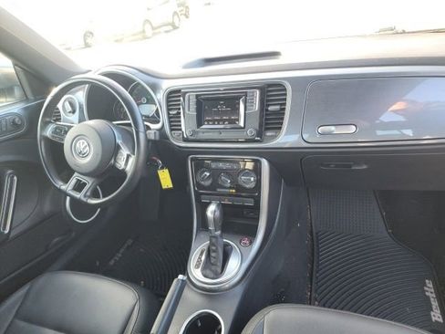 Used 2018 Volkswagen Beetle 2.0T SE image 5