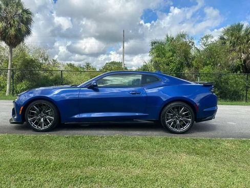 Used 2023 Chevrolet Camaro ZL1 RWD image 7