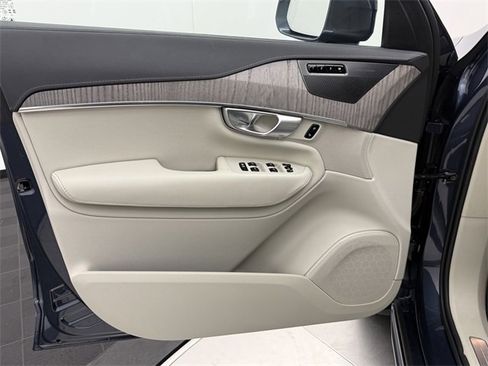 Certified 2024 Volvo XC90 T8 Ultimate w/ Protection Package Premier image 10