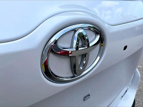 Used 2018 Toyota Highlander XLE AWD/4WD image 30