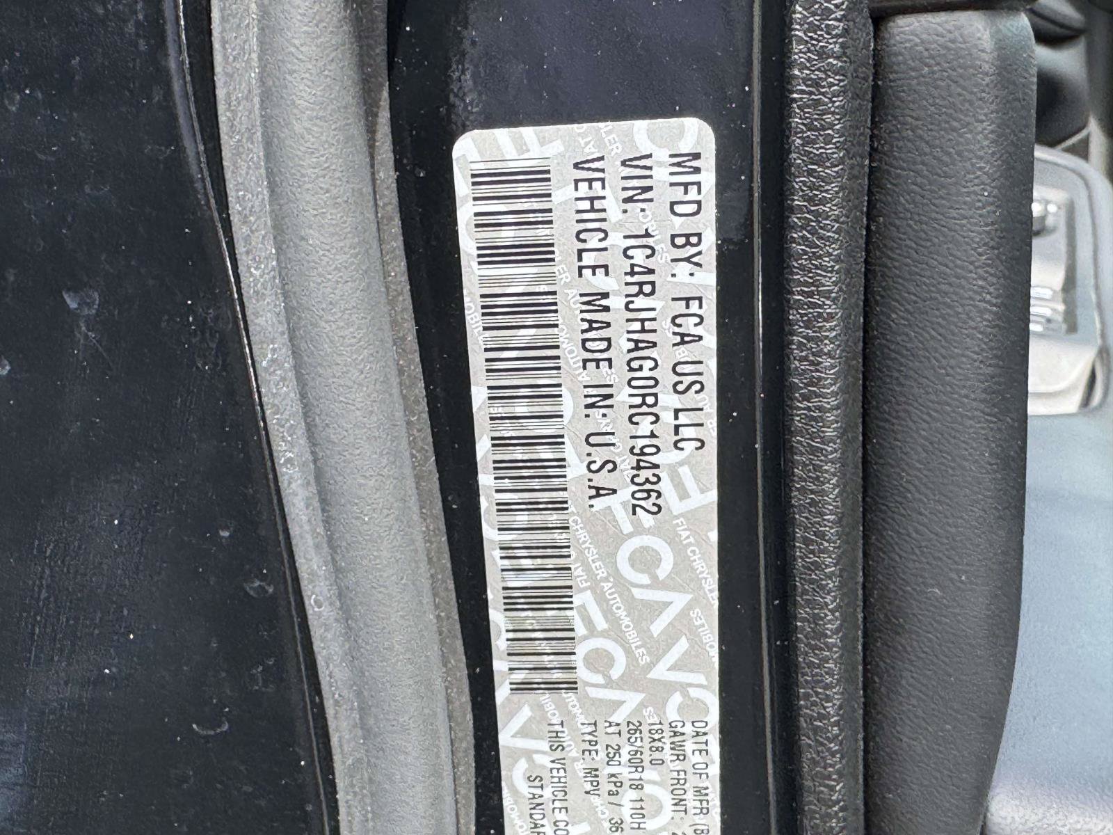 Used 2024 Jeep Grand Cherokee Laredo X w/ Luxury Tech Group I AWD/4WD image 46