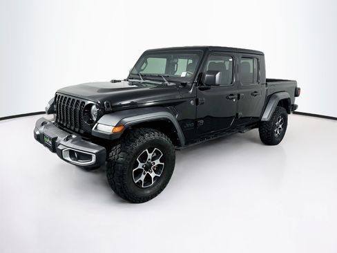 Used 2023 Jeep Gladiator Sport AWD/4WD image 3