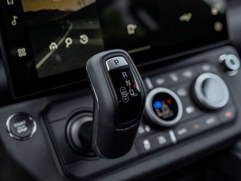 New 2026 Land Rover Defender 110 Trophy Edition AWD/4WD image 31