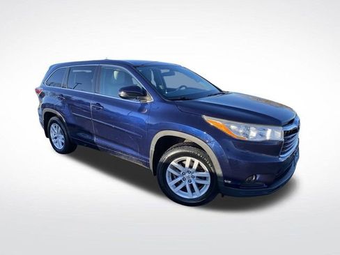 Used 2015 Toyota Highlander LE image 43