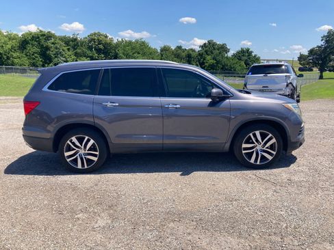 Used 2017 Honda Pilot Touring image 11