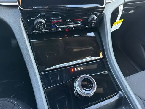 New 2025 Jeep Grand Cherokee Laredo X image 18