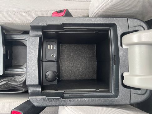 Used 2017 Subaru Forester Premium AWD/4WD image 31