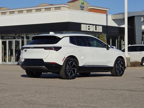 Used 2025 Chevrolet Equinox EV LT image 7