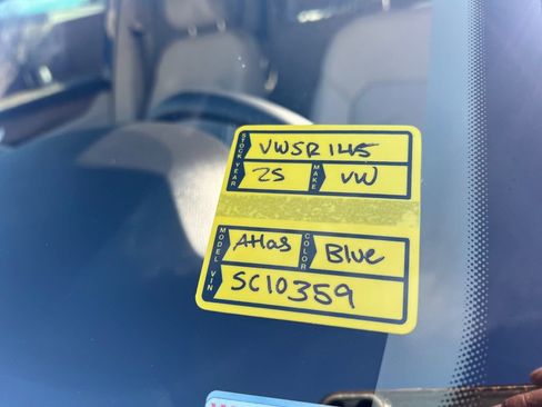 Used 2025 Volkswagen Atlas SE image 14