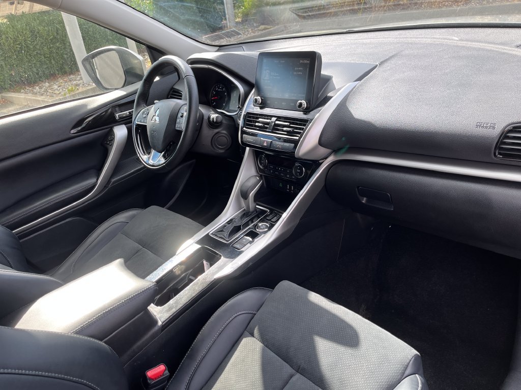Used 2024 Mitsubishi Eclipse Cross SEL AWD/4WD image 12