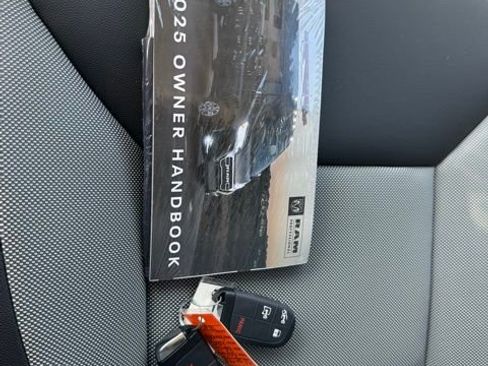 Used 2025 RAM ProMaster 2500 w/ Convenience Group image 26