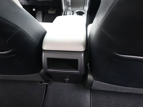 Used 2017 Toyota Camry SE w/ Moonroof Package image 29