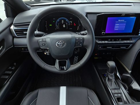Used 2026 Toyota Camry SE FWD image 12