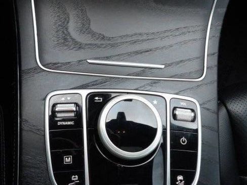 Used 2019 Mercedes-Benz GLC 350e 4MATIC image 16