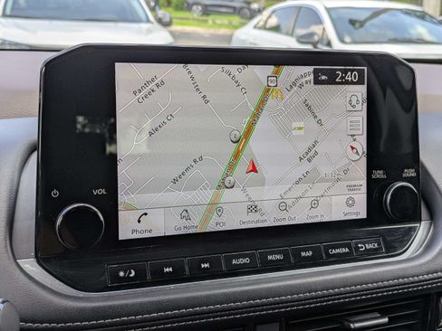 Used 2022 Nissan Rogue Platinum w/ Head-Up Display Package FWD image 23
