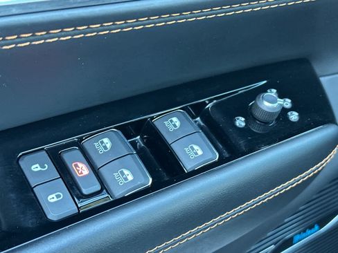 Used 2023 Jeep Grand Wagoneer L Series III w/ Rear Seat Video Group 1 AWD/4WD image 13