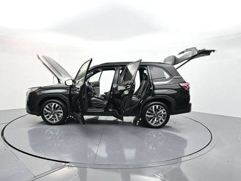 Used 2025 Subaru Forester Touring AWD/4WD image 38