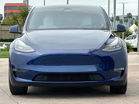 Used 2022 Tesla Model Y Performance image 10