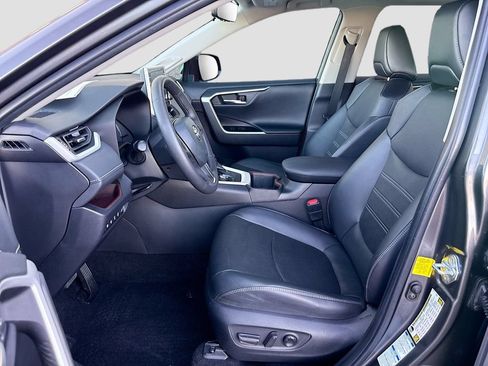 Used 2022 Toyota RAV4 Limited AWD/4WD image 19