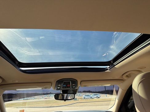 Used 2022 Jeep Grand Cherokee Limited image 23