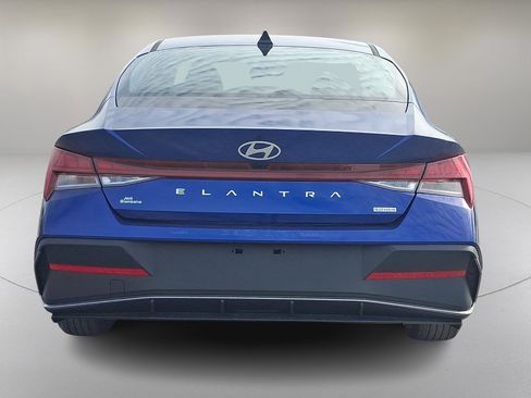 New 2026 Hyundai Elantra Blue image 6