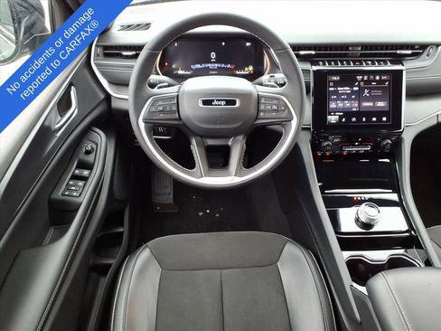 Used 2023 Jeep Grand Cherokee Altitude image 14