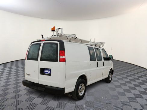 Used 2012 Chevrolet Express 2500 image 4