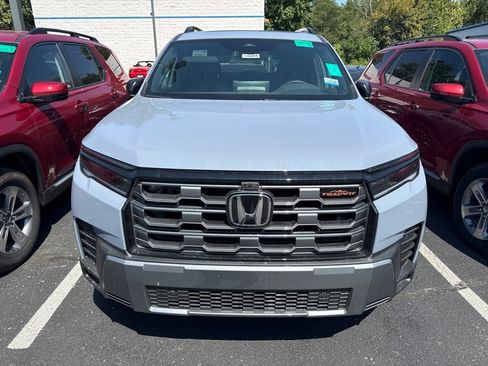 Certified 2026 Honda Pilot TrailSport image 2