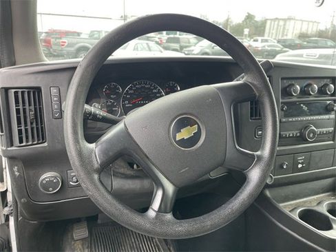 Used 2015 Chevrolet Express 2500 image 5