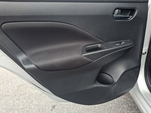 Used 2021 Nissan Versa SV FWD image 12