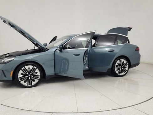 Used 2026 BMW i5 eDrive40 AWD/4WD image 16