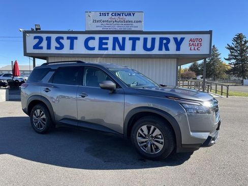 Used 2024 Nissan Pathfinder SV image 1