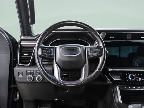 Used 2025 GMC Sierra 2500 Denali Ultimate AWD/4WD image 11