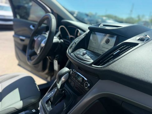 Used 2016 Ford Escape SE w/ Equipment Group 201A FWD image 12