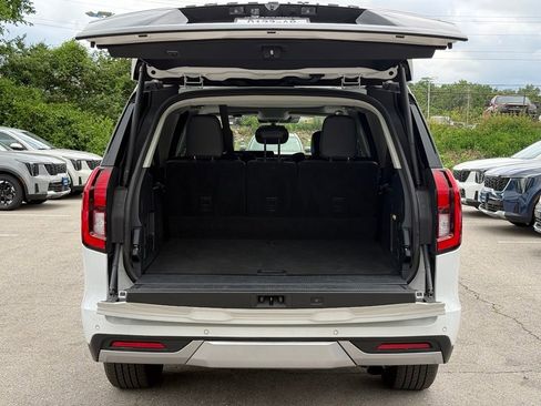 Used 2025 Ford Expedition Max Platinum AWD/4WD image 19