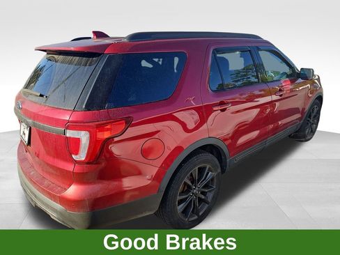 Used 2017 Ford Explorer XLT w/ Equipment Group 202A image 3