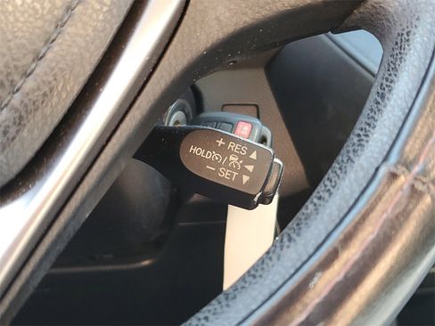 Used 2017 Toyota RAV4 LE image 26