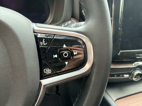 Certified 2023 Volvo XC60 B5 Plus image 30