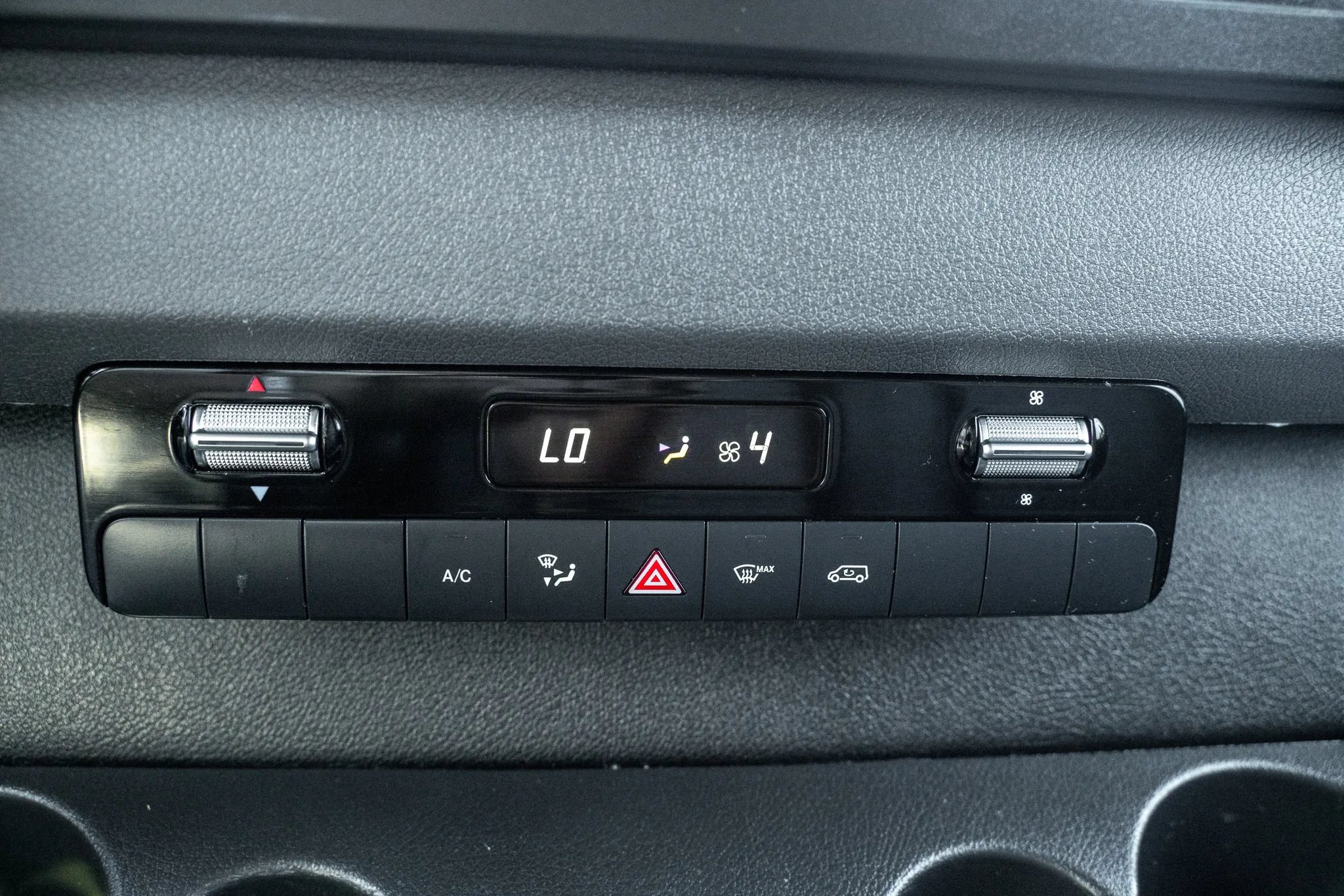 Used 2024 Mercedes-Benz Sprinter 2500 w/ Acoustic Package image 23