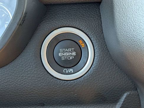 Used 2024 RAM 1500 Laramie RWD image 28