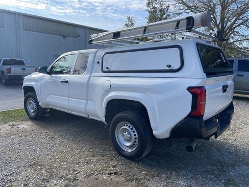 Used 2024 Toyota Tacoma SR image 6