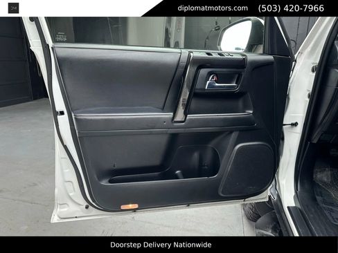 Used 2020 Toyota 4Runner TRD Off-Road image 32