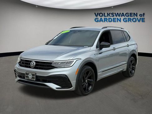 Used 2023 Volkswagen Tiguan SE R-Line FWD image 4
