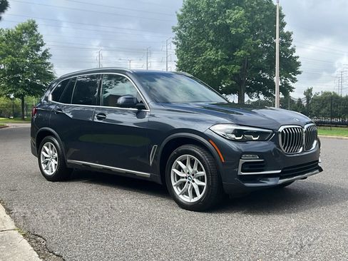 Used 2021 BMW X5 xDrive40i w/ Premium Package AWD/4WD image 4