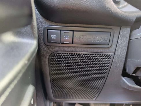 Used 2016 Jeep Wrangler Unlimited Rubicon w/ Connectivity Group AWD/4WD image 23
