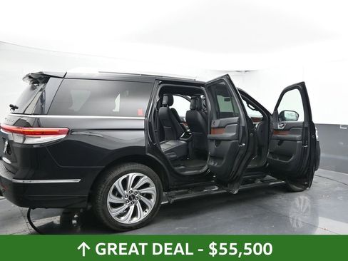 Used 2024 Lincoln Navigator Premiere image 59